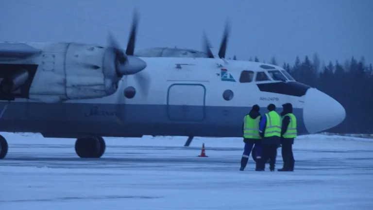 14 авиарейсов задержали из-за непогоды в Бодайбо