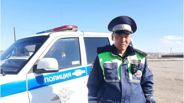 Полицейские заменили «скорую» и спасли человека в Эхирит-Булагатском районе 