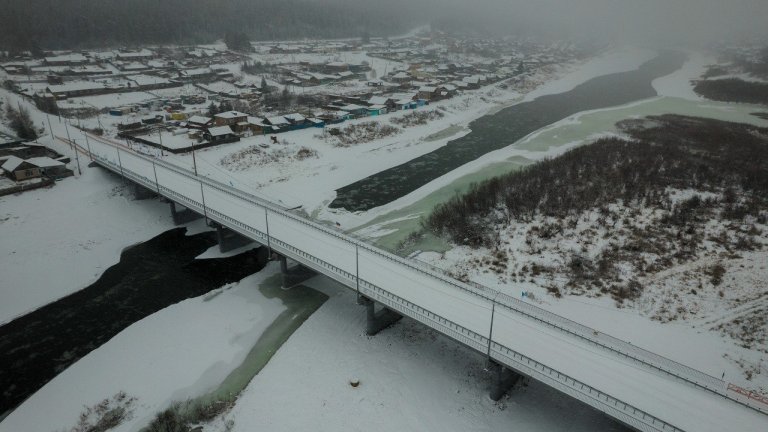 В Усть-Куте восстановили мост и уже открыли движение