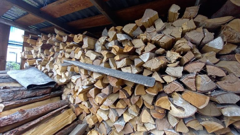 Жители трёх районов Иркутской области переплачивали за дрова