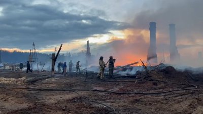 Два человек погибли, десятки людей лишились жилья из-за масштабных пожаров в Братском районе