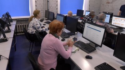 Рекордное количество пенсионеров в этом году осваивает курс "Бабушка онлайн" в Иркутске  