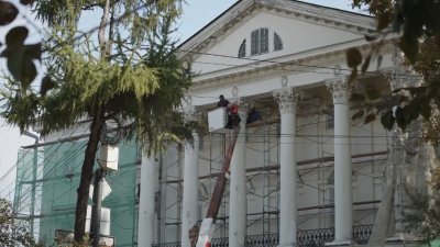 Белый дом начали ремонтировать в Иркутске