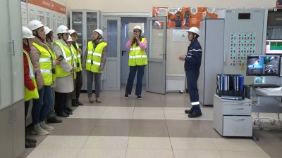 Библиотекари, изучающие историю энергетики города, побывали на Иркутской ГЭС 
