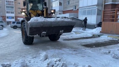 Коммунальщики Иркутска должны очистить дворы и улицы от снега в течение месяца