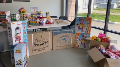 Множество подарков получили в День защиты детей пациенты детской областной больницы 