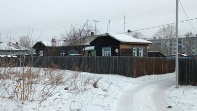 Более 20 лет ждёт переселения из разрушающегося дома пенсионерка из Усолья-Сибирского  