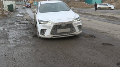 Весенние дороги возмущают автомобилистов Иркутска