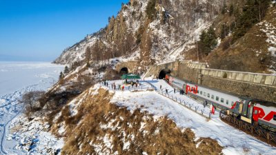 Работа по предупреждению камнепада начата на Кругобайкальской железной дороге