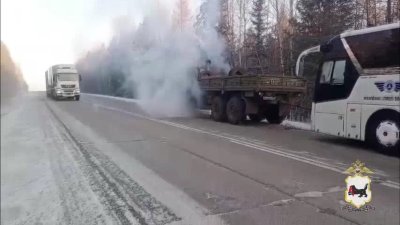 Междугородний автобус с пассажирами в 40-градусный мороз сломался на трассе "Вилюй" в Иркутской области  