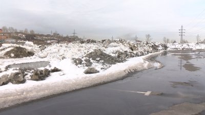 Свалки грязного снега выявляют в разных районах Иркутска