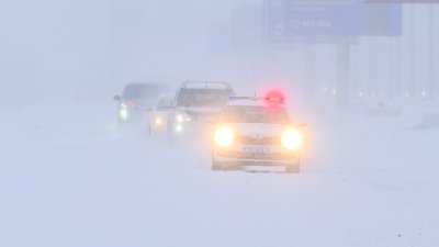 Выезжающих на обочины автомобилистов выявляли во время рейда сотрудники ГИБДД в Иркутске