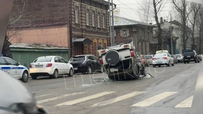 Из-за перевернувшегося в центре Иркутска автомобиля образовалась 7-балльная пробка
