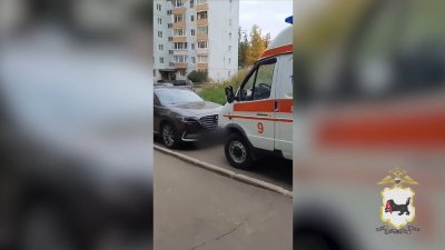 В Усть-Илимске водитель перегородил дорогу машине скорой помощи