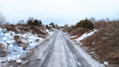 Нелегальную свалку снега и мусора, которая может загрязнить реку, обнаружили в Ангарске