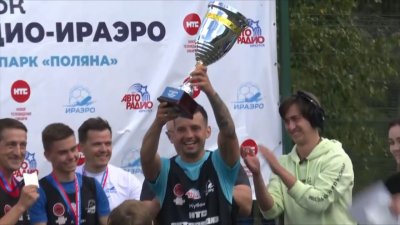 Турнир по мини-футболу среди болельщиков и профессиональных спортсменов прошёл в Иркутске   
