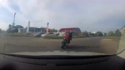 Рекордное количество правил дорожного движения нарушил мотоциклист в Ангарске