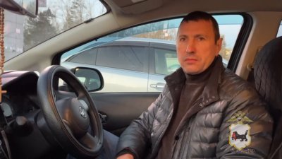 Таксист в Ангарске спас женщину от телефонных мошенников