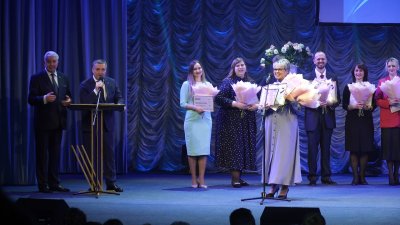 По миллиону рублей получат победители  региональных конкурсов педагогического мастерства в Иркутской области