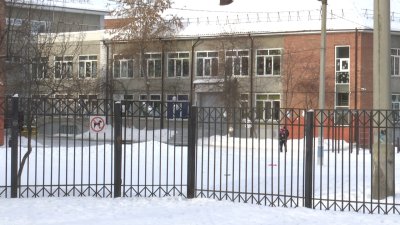 Пропускной режим усилили в школах Иркутска после сообщений о якобы готовящихся нападениях  