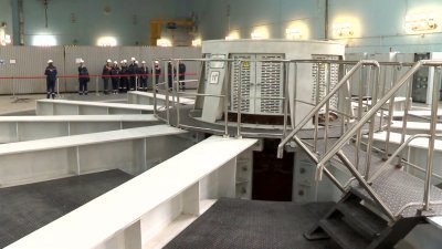 Московские студенты познакомились с внутренним устройством и работой Иркутской ГЭС