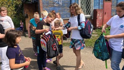 Более 1100 рюкзаков и школьную канцелярию получили дети из многодетных семей Усть-Кутского района 