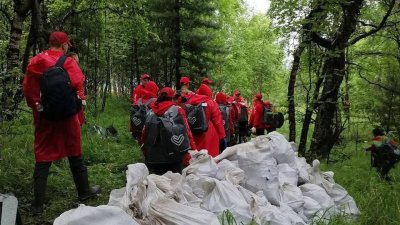 Волонтёрская акция по уборке мусора прошла на Байкале