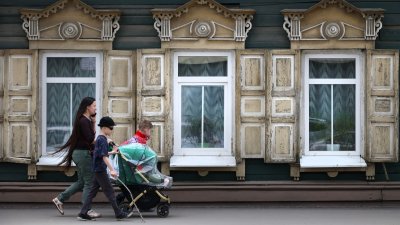 Дополнительная денежная выплата для семей с двумя детьми появится в Иркутской области