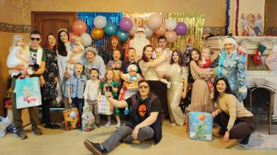 Благотворительный новогодний праздник провели волонтёры в Ангарске