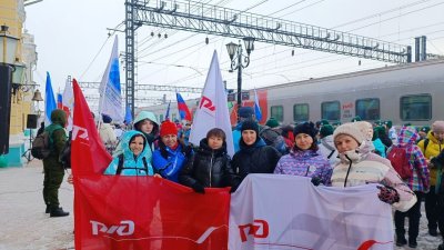 Около 300 человек объединил ледовый переход "Встреча с Байкалом"