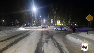 Пассажирский автобус сбил девушку на пешеходном переходе в Иркутском районе 