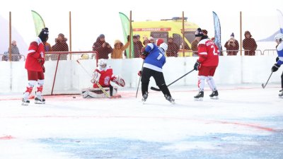 Матч на льду Байкала с участием звёзд мирового хоккея завершился вничью  