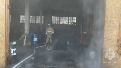 Коммунальная техника уничтожена пожаром в посёлке Магистральном