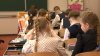 Родители в Иркутской области жалуются, что девочек заставляют посещать школу в юбках даже в морозы: законно ли это