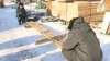 Рулетка и влагомер: как проверяют древесину на Иркутском таможенном посту