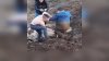 Увязнувший в грязи ребёнок смог освободиться только с помощью прохожих в Усть-Илимске